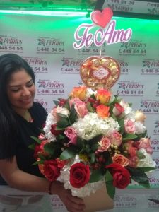 Linda variedad de flores y chocolates. Floristería en Envigado cerca de mí 24 horas a domicilio.